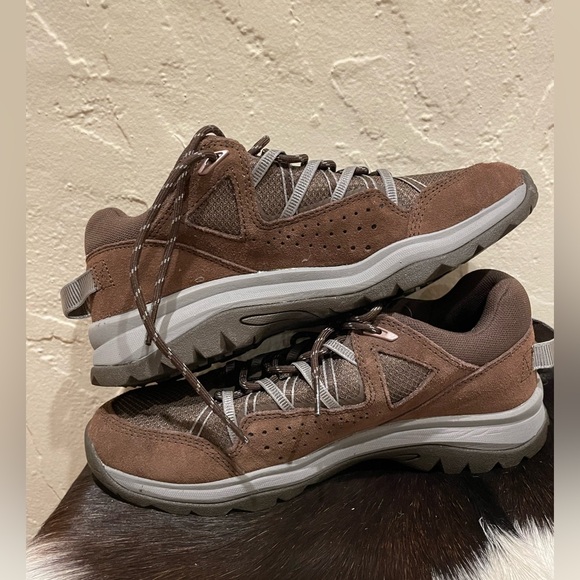NEW BALANCE Women’s Brown Hiking Walking Shoes - wide fit - Picture 10 of 11